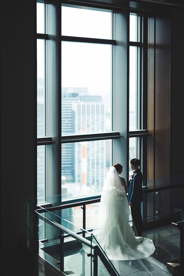 新郎新婦を写した写真