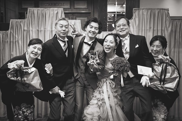 メイクする花嫁